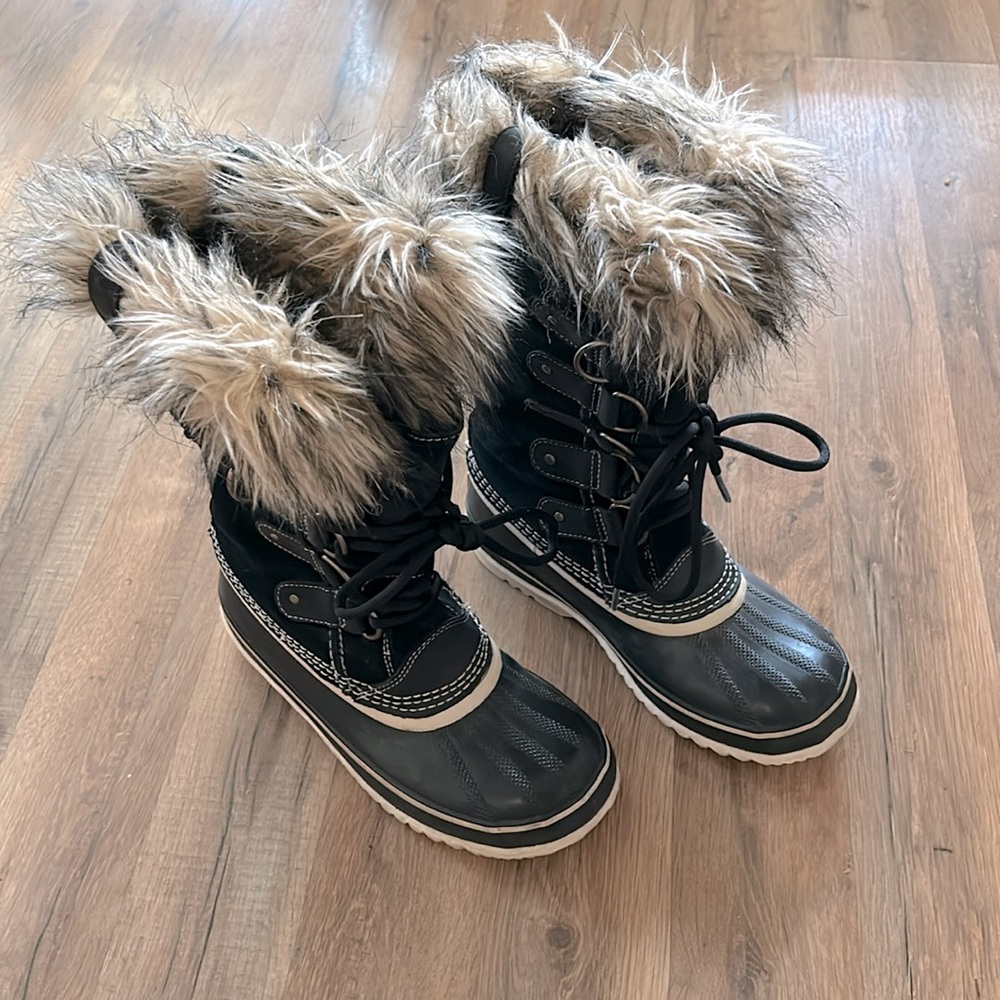Sorel Joan of Arctic Women’s Winter Boots, Size 8